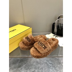 펜디 퍼 슬리퍼